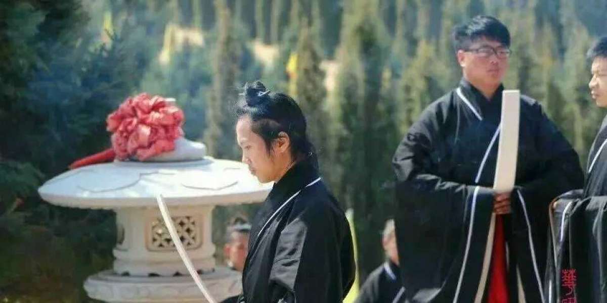 吴化之：穿着汉服，他们想帮中国重回世界之巅
